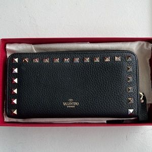 Valentino Garavani Rockstud Leather Wallet